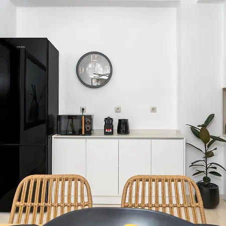 Luxury In Downtown Apartment *