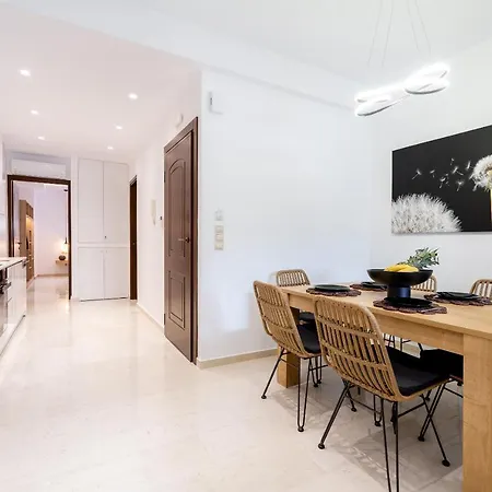 Luxury In Downtown Apartment *
