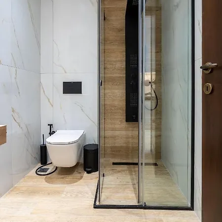 Luxury In Downtown Apartment *