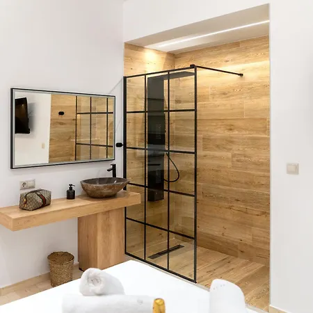 Luxury In Downtown Heraklion (Crete)