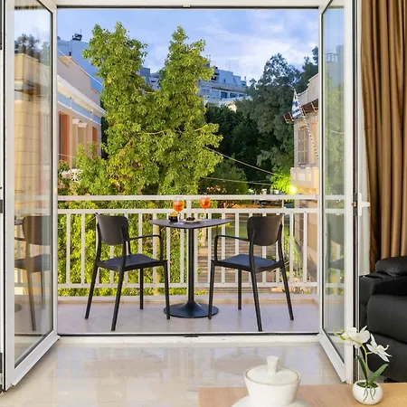 Luxury In Downtown Apartment