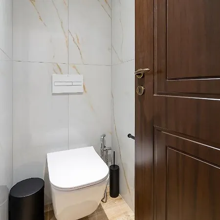 Luxury In Downtown Διαμέρισμα *